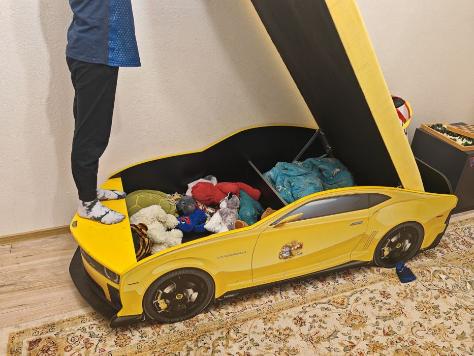 Детская кровать машинка