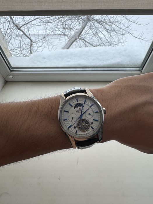 Продается часы казахстанский бренд abyroy