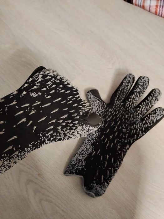 Перчатки футбольные