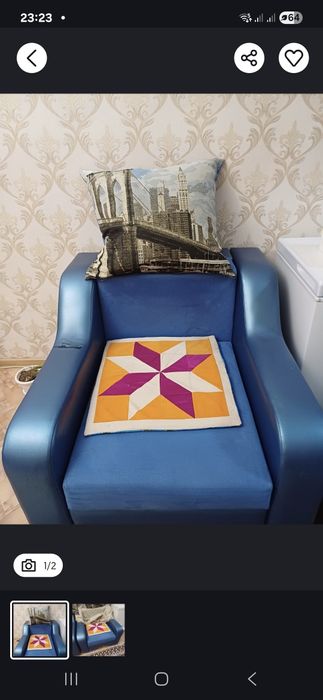 Продаю диванчик синего цвета