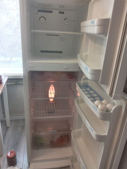 Холодильник двухкамерный  LG