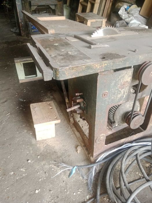 Продам станки деревообрабатывающие