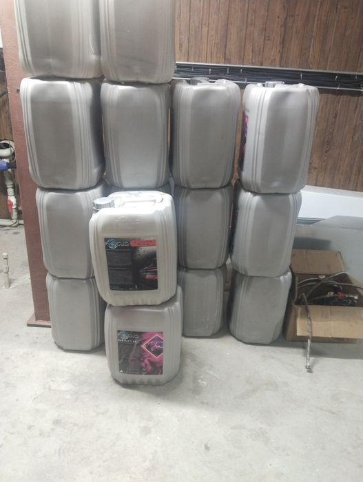 Здраствуйте Продам канистры