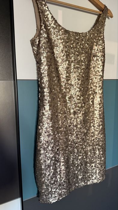 Rochie cu paiete aurii