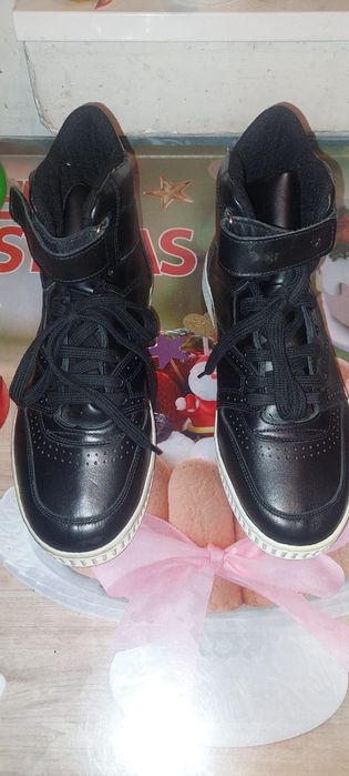 Încălțăminte  ghete