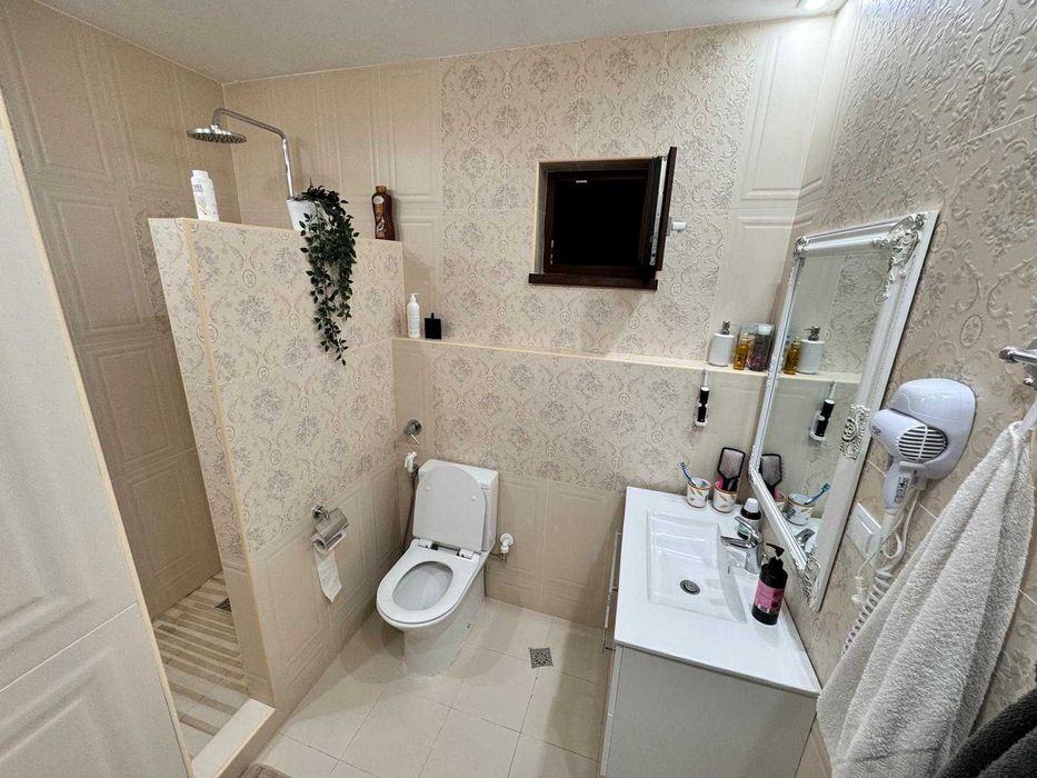 Vand casa P+1E+M, Breazu, persoana fizica