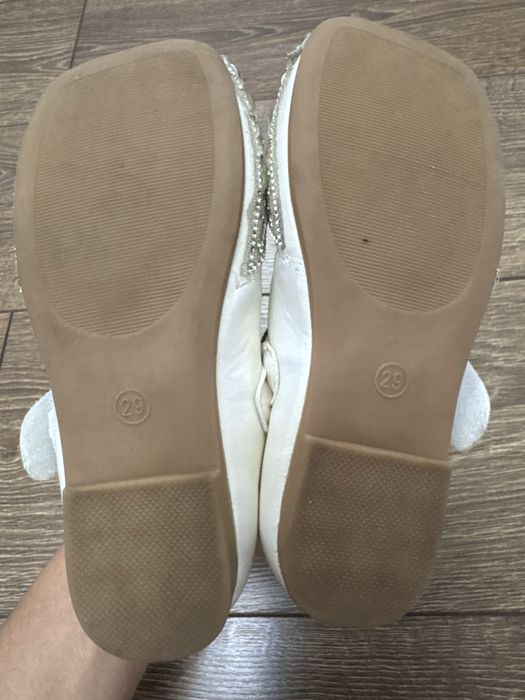 Нарядные туфельки со стразами