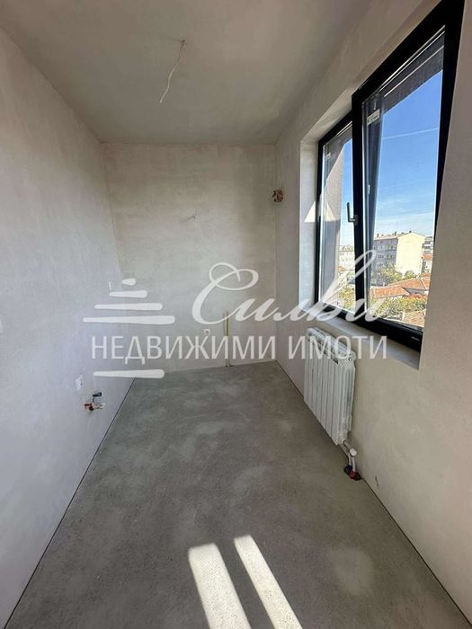 Тристаен апартамент в НОВОСТРОЯЩА СЕ жилищна сграда - кв.Център