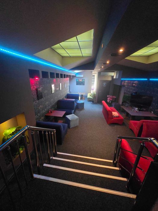 Ресторант и бар, Център