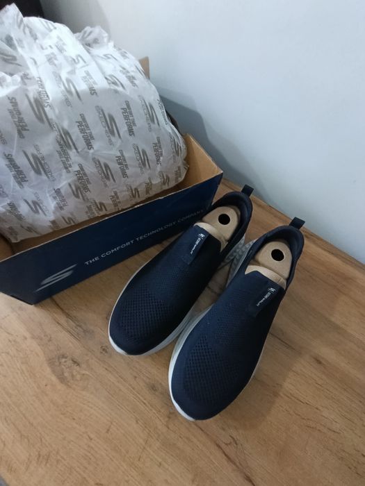 Новые Оригинал Skechers GOwalk — Размер US 10 (43) — Супер мягкие
