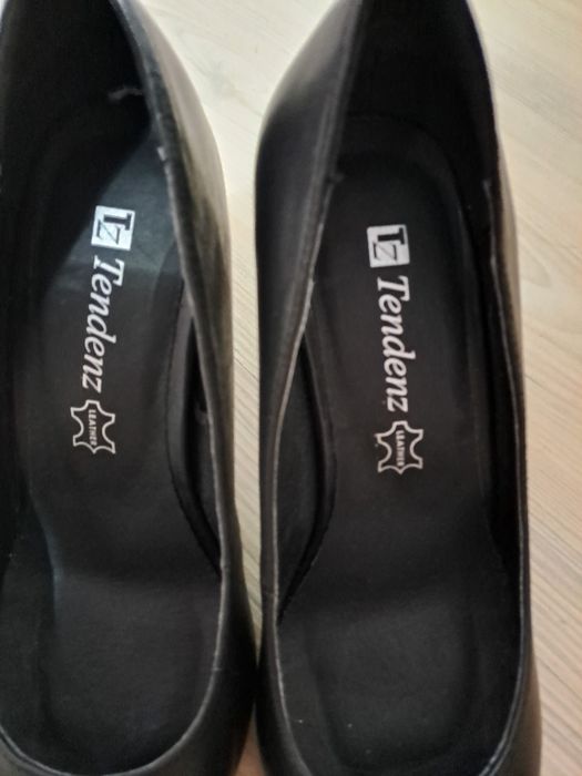 Елегантни обувки-ест кожа