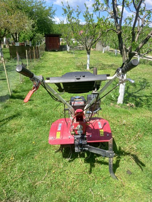 Motocultor/motosapa Dakard SR1Z-100, foarte puțin folosit, cu accesorii