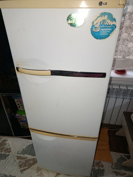 Продается холодильник LG. Оригинал.