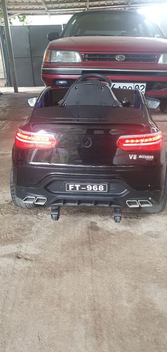 Детская машинка на пульте