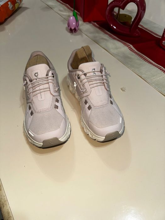 On cloud 6 nr36 jumate noi cu eticheta