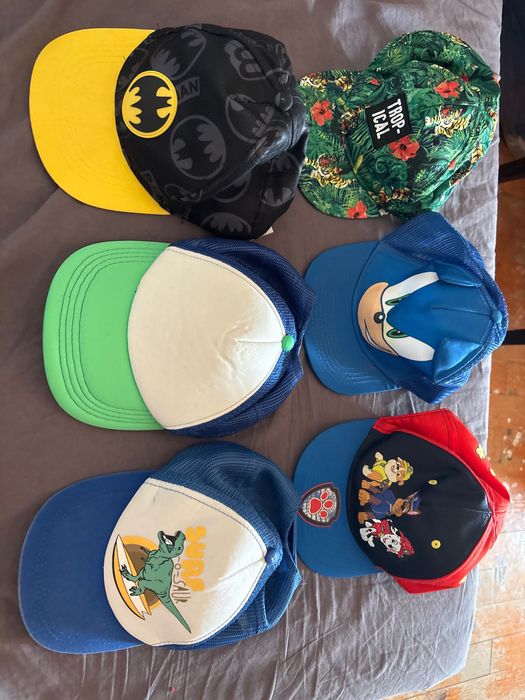 Продавам детски шапки