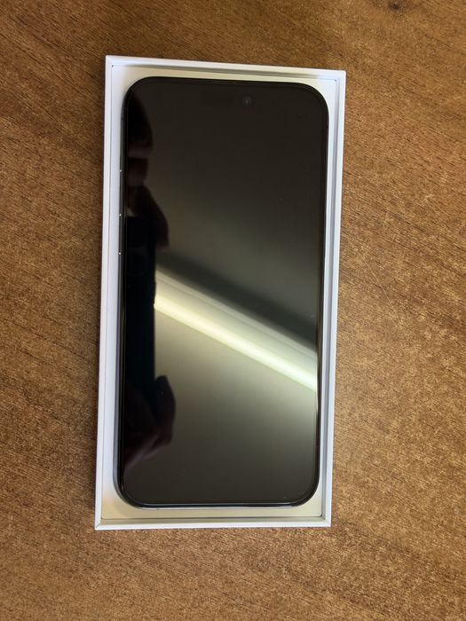 Безупречен iPhone 15 Pro Max 256 gb