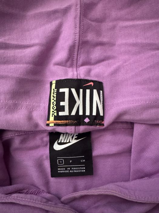 Розово-лилав суитчър nike