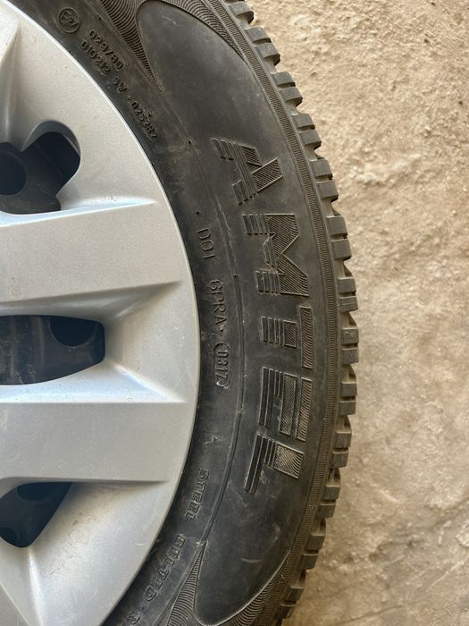 R16 зимние шины продам