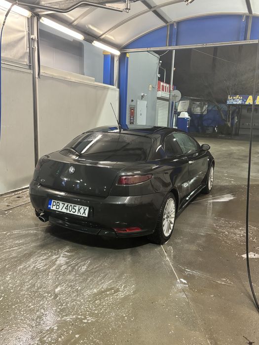 Продава се Alfa romeo gt