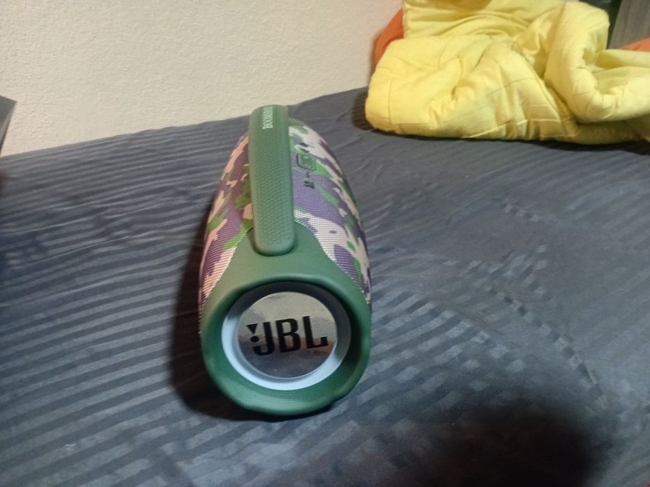 Oferta Speciala. Boxa JBL 40 W . Jocuri de lumini .