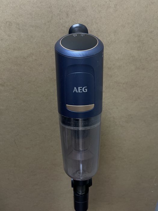 Безжична прахосмукачка AEG