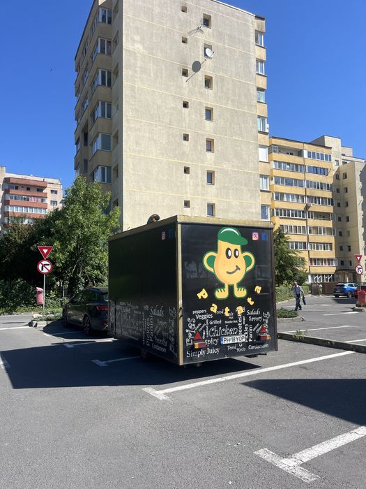 Rulota comerciala Fast Food / Food Truck de inchiriat