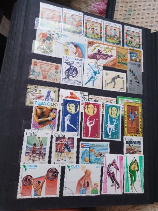 Продавам класьор с марки.