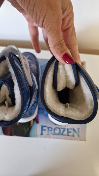 Cizme zapada NOI disney Elsa Imblanite..marimea 21.5 aduse din uk