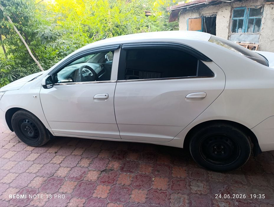 Oq Cobalt sotiladi