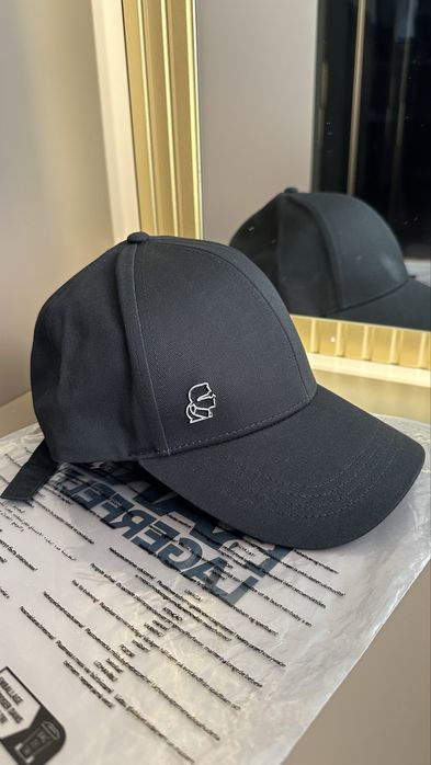 Продам новые кепки