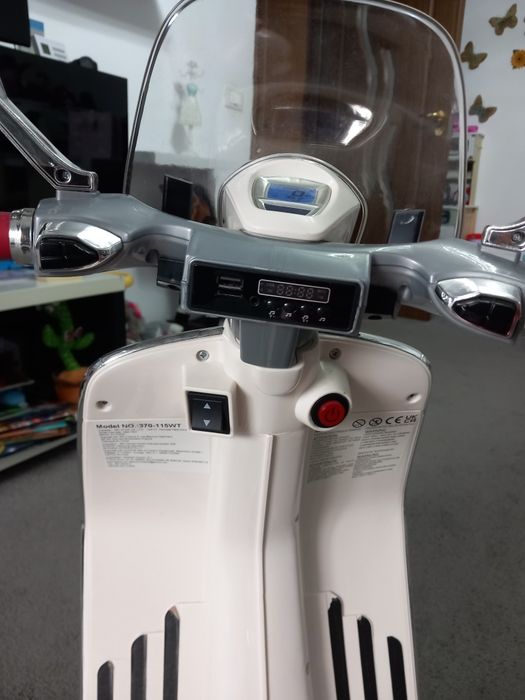 Scuter / motocicleta electrica copii, Piaggio vespa