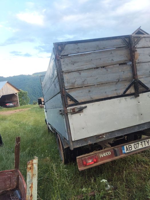 Vând sau schimb Iveco daily