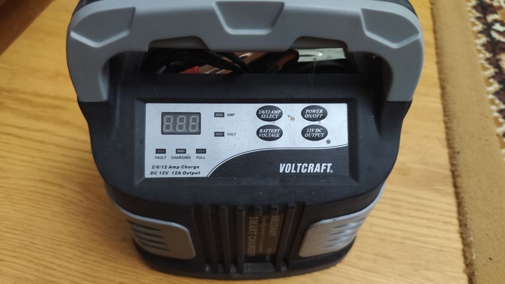 Зарядно за акумулатор.Voltcraft.