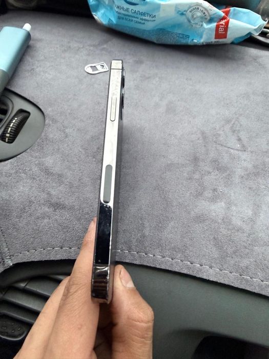 Айфон 12 pro  на 256гб  черный