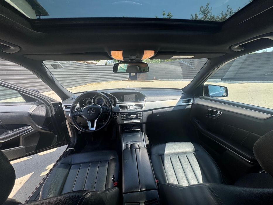 Mercedes E220d-170cp-2014-Pak Sport/Full led/Panoramic-Variante auto!