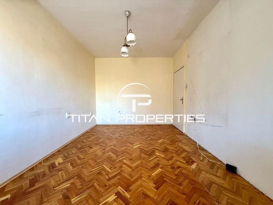 Ключ в агенцията! Тристаен апартамент в кв. Кършияка