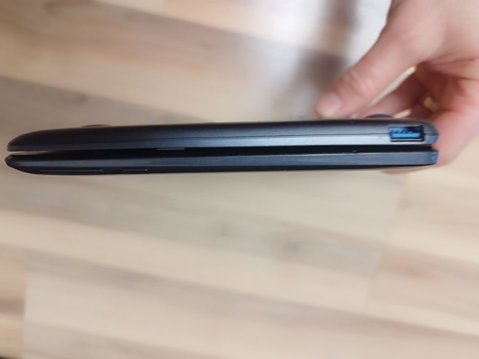 ASUS Transformers Book T100TA, dispozitiv 2-în-1 (tableta) touchscreen