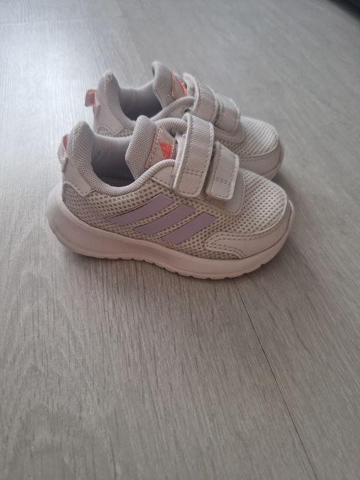маратонки adidas 20 р-р