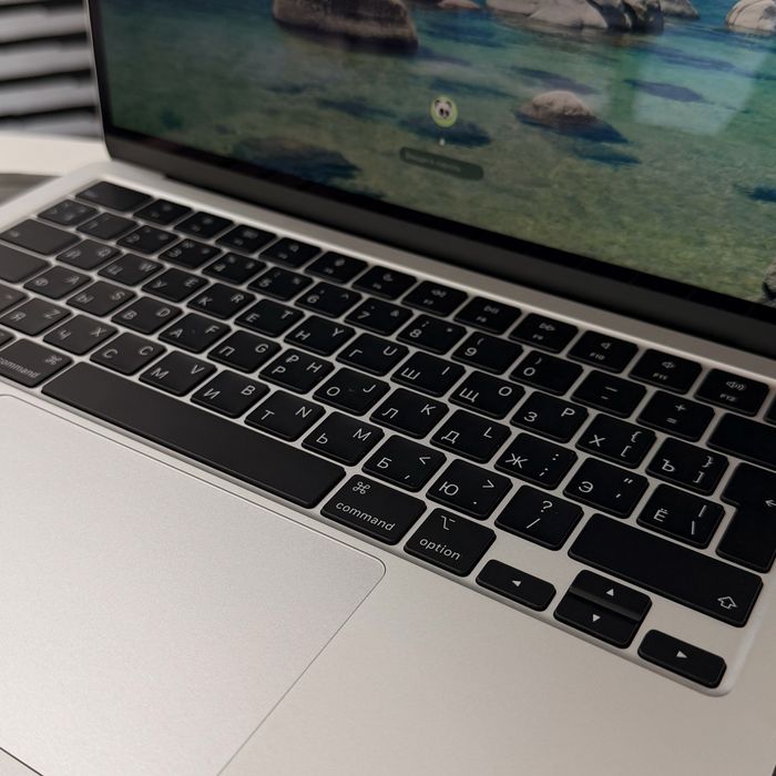 MacBook Air M2•8GB•512GB