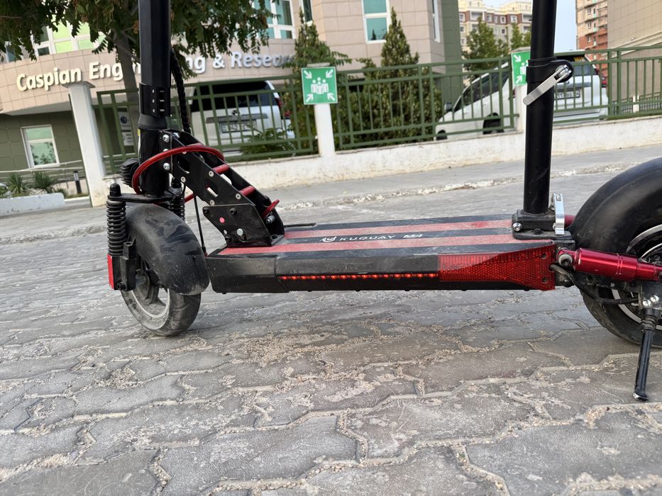 Срочно продаю электронный самокат