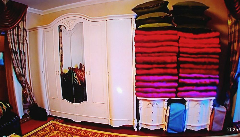 Нархи келишилади. Мебель зал спальня . Холати яхши. янги эмас. Азгина