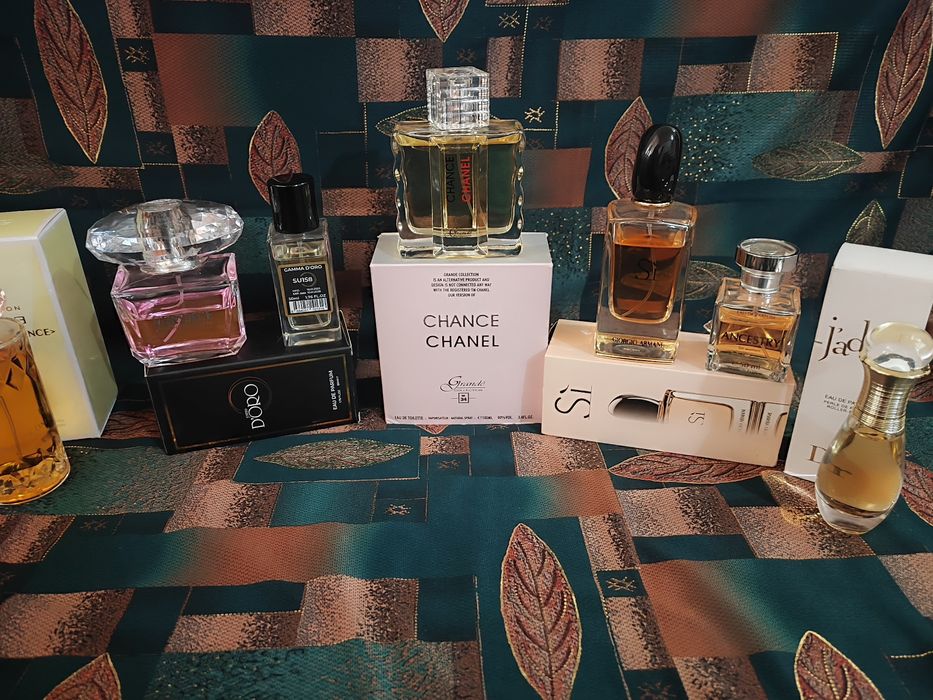 Продается парфюмные изделия.