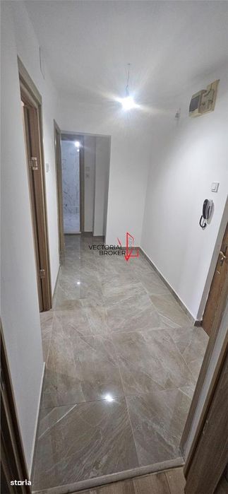 2 camere decomandate, 50mp, 28, renovat, bl.1981, Basarabia- Diham — fotografia 2