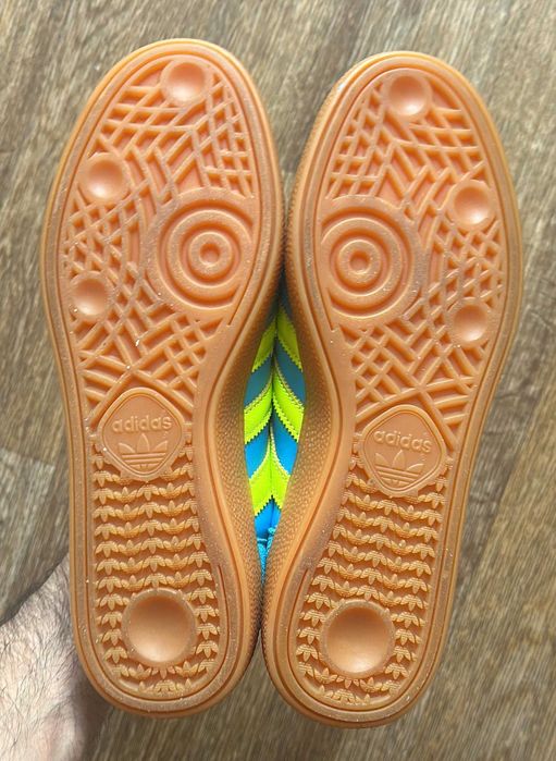 Продам Кроссовки 100% Оригинал Adidas