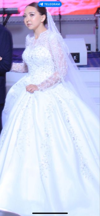 Срочно продам свадебные платье