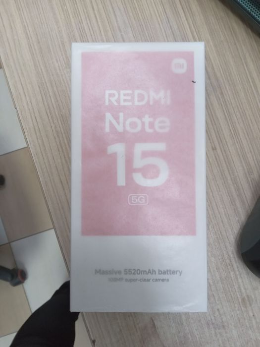 Vând smartphone Xiaomi Redmi Note 15 5G, culoare  Black , variantă de top cu 256 GB spațiu de stocare și 8 GB RAM.