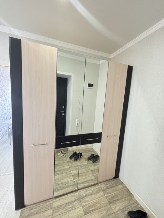 Продам спальный шкаф