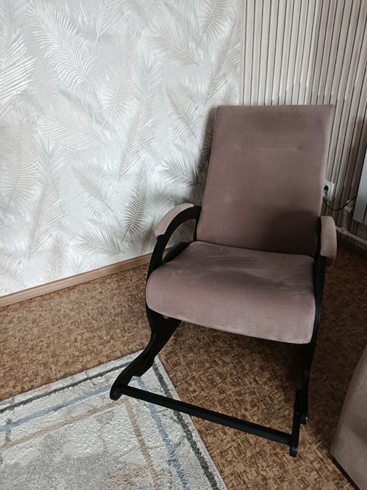 Продам кресло-качалку Марсель