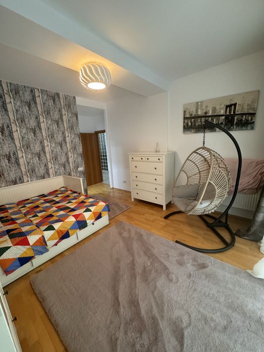 Inchiriez apartament 3 camere